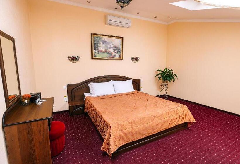 جناح, Edem Hotel Lviv