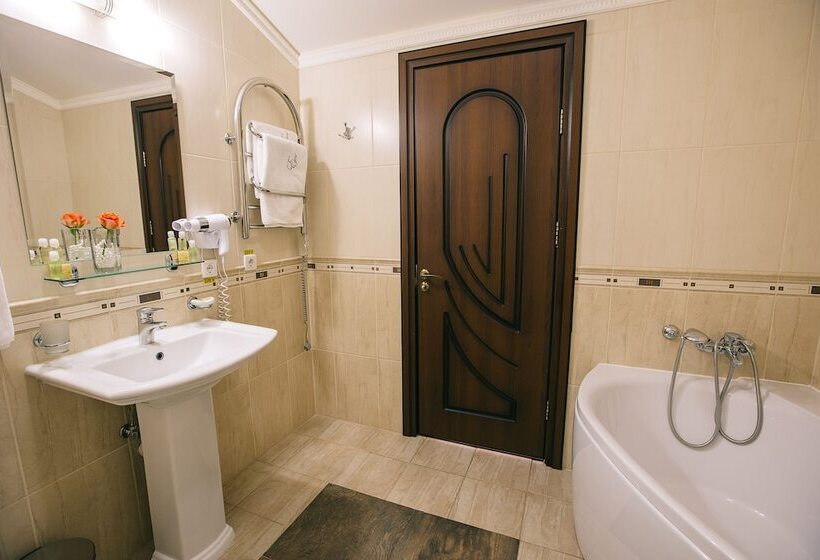 سوییت, Edem Hotel Lviv
