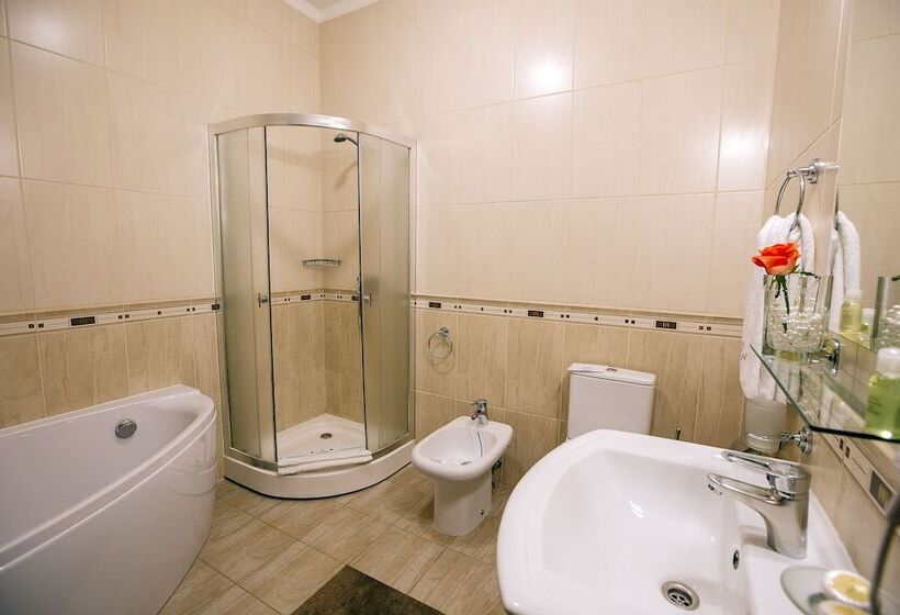 سوییت, Edem Hotel Lviv