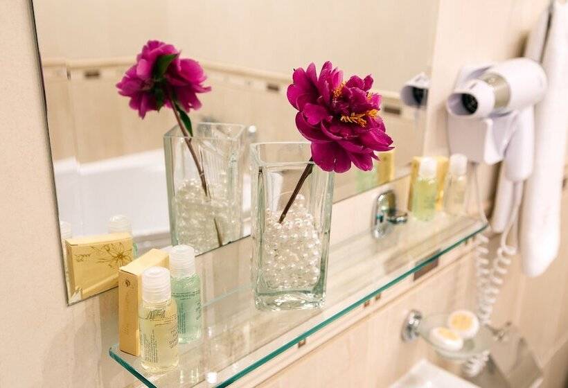 سوییت جونیور, Edem Hotel Lviv