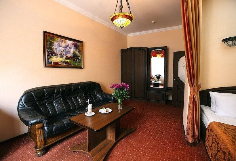 سوییت جونیور, Edem Hotel Lviv