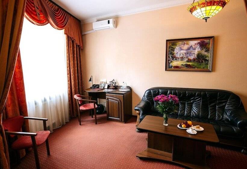 سوییت جونیور, Edem Hotel Lviv