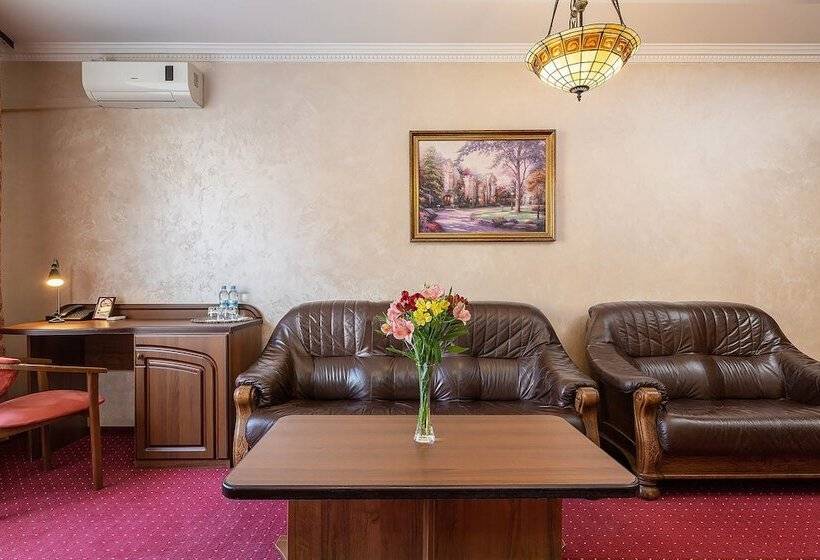 سوییت جونیور, Edem Hotel Lviv