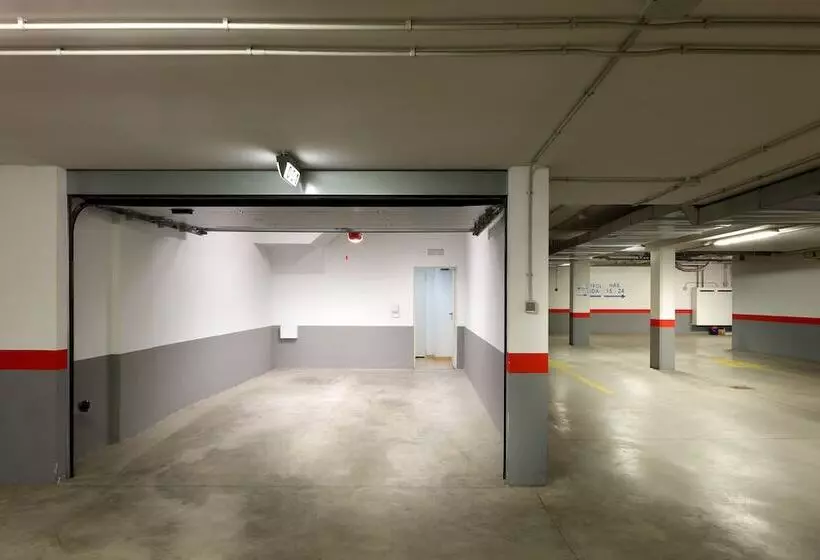 اتاق اجرایی, Eurostars Arenas De Pinto