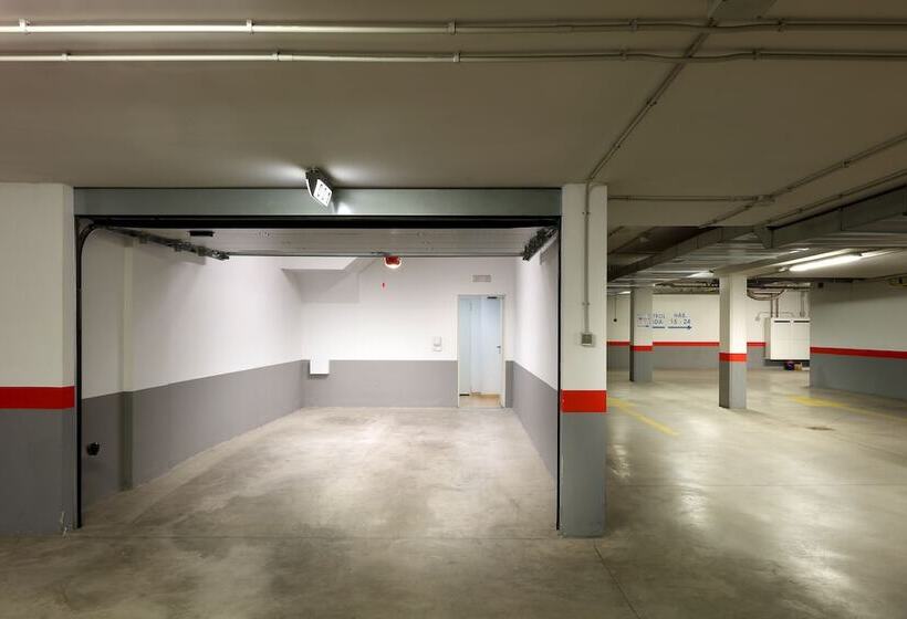 سوییت, Eurostars Arenas De Pinto