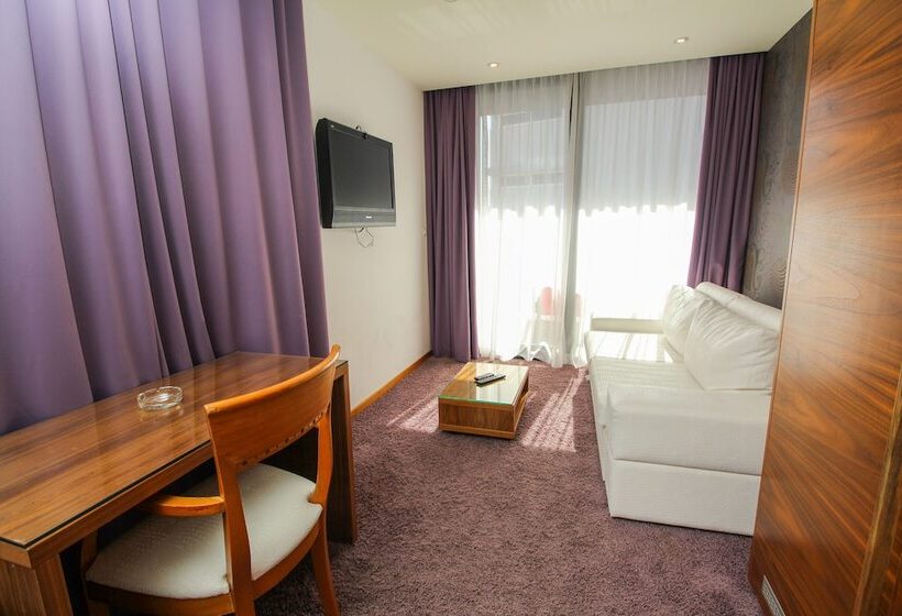 חדר קלאסי לארבעה, Gala Split