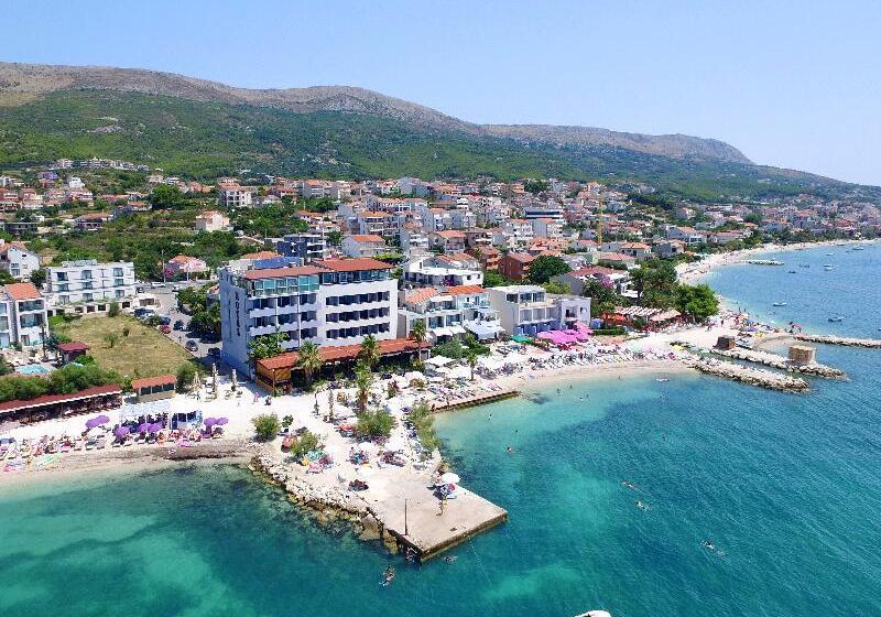 Классический Номер, Gala Split
