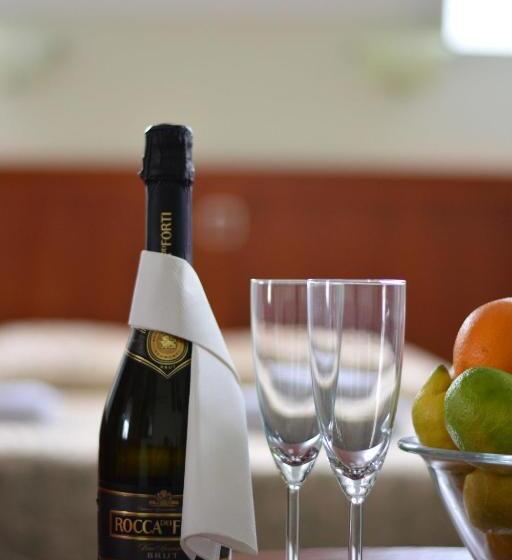 Chambre Quadruple Standard, Grėjaus Namas