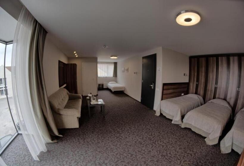 Chambre Quadruple Standard, Grėjaus Namas