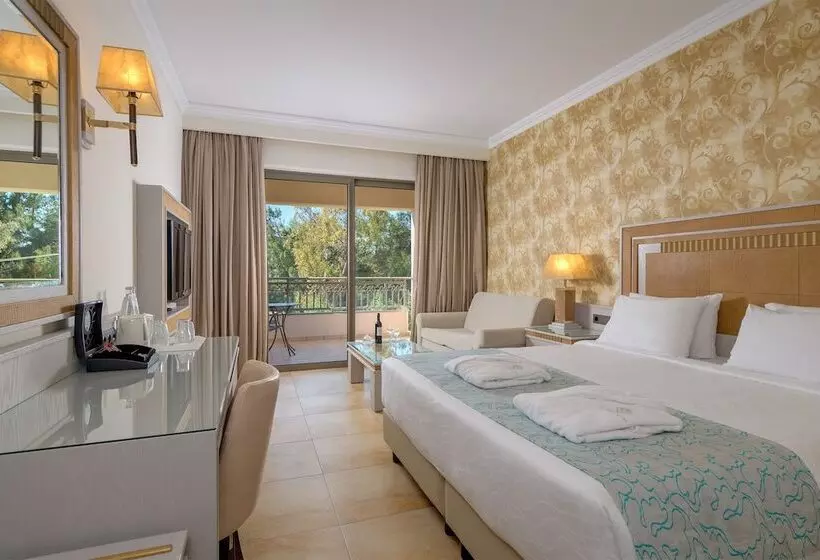 ガーデンビュースーペリアールーム, La Marquise Luxury Resort Complex