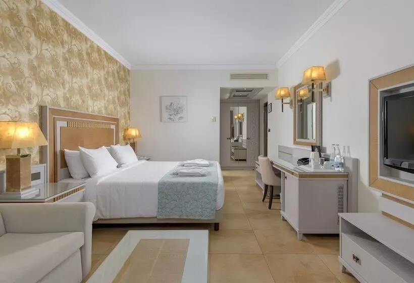 ガーデンビュースーペリアールーム, La Marquise Luxury Resort Complex