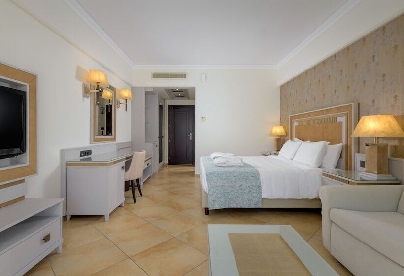 غرفة سوبيريور مطلّة علي الحديقة, La Marquise Luxury Resort Complex