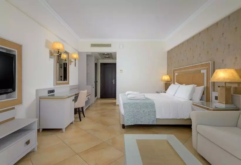 ガーデンビュースーペリアールーム, La Marquise Luxury Resort Complex