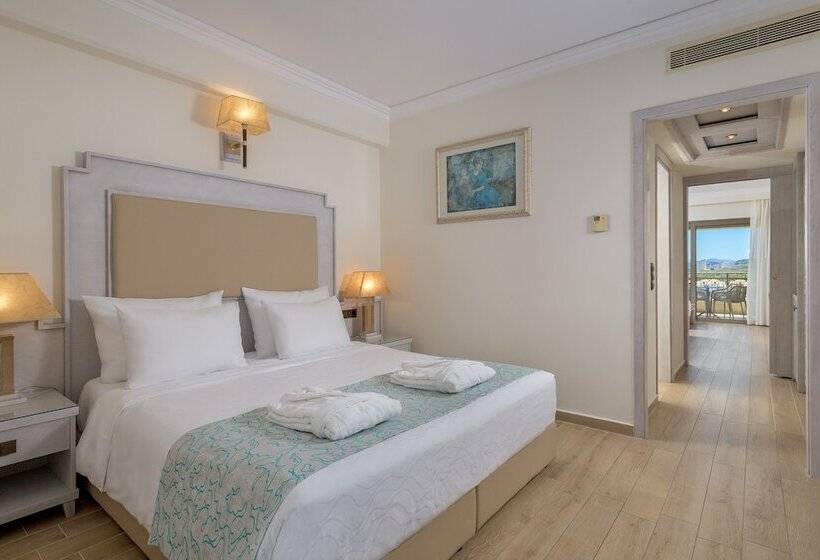 جناح عائلي, La Marquise Luxury Resort Complex