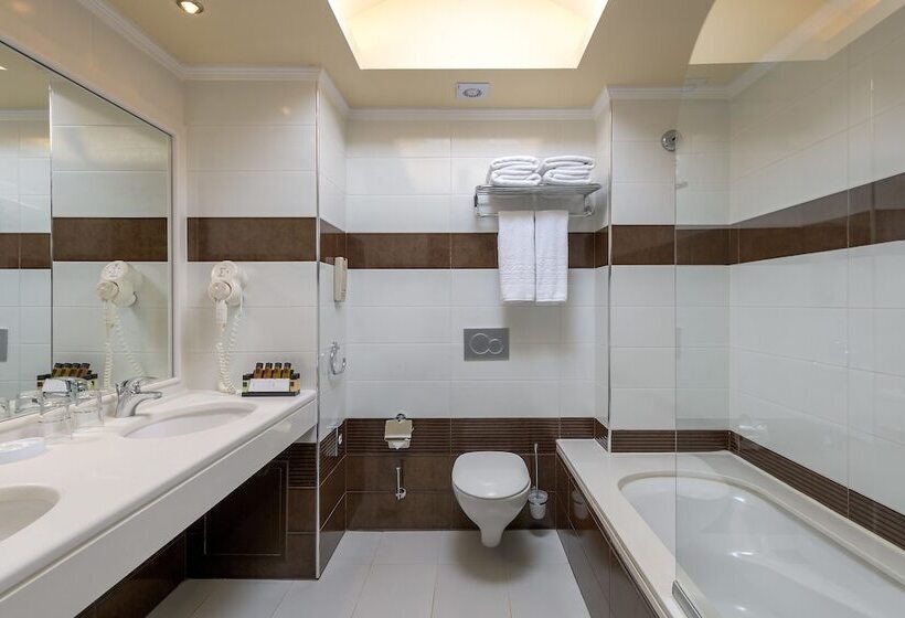 جناح عائلي, La Marquise Luxury Resort Complex