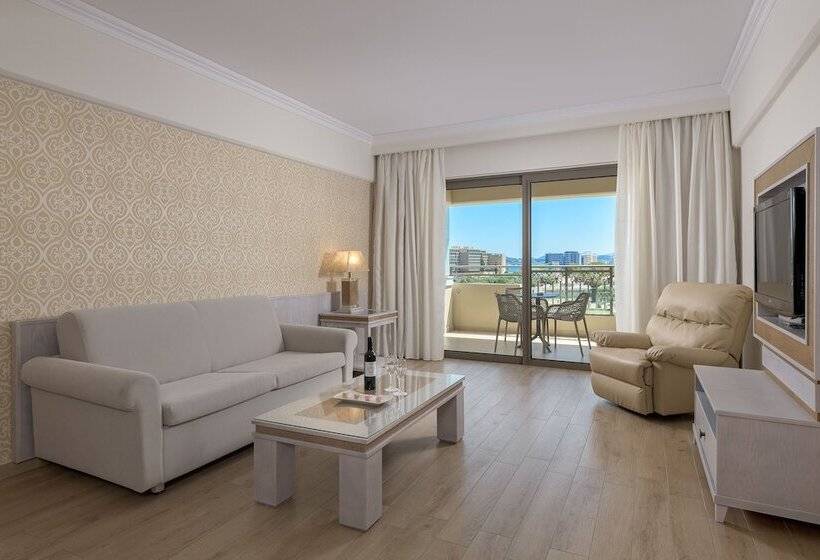 سوییت جونیور با چشم‌انداز دریا, La Marquise Luxury Resort Complex