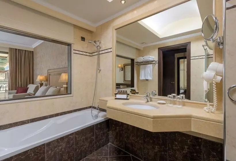 デラックススイート, La Marquise Luxury Resort Complex