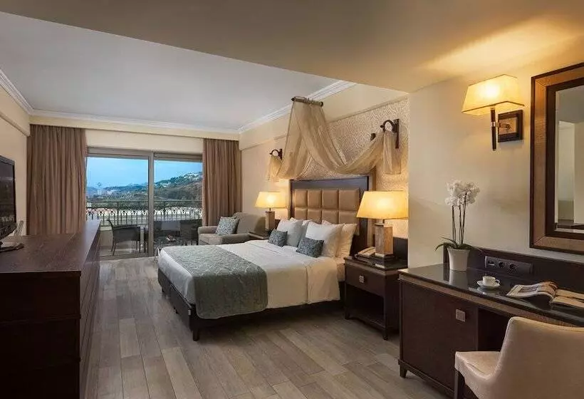 オーシャンビュースイート, La Marquise Luxury Resort Complex