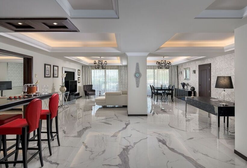 جناح مطلّ علي البحر, La Marquise Luxury Resort Complex