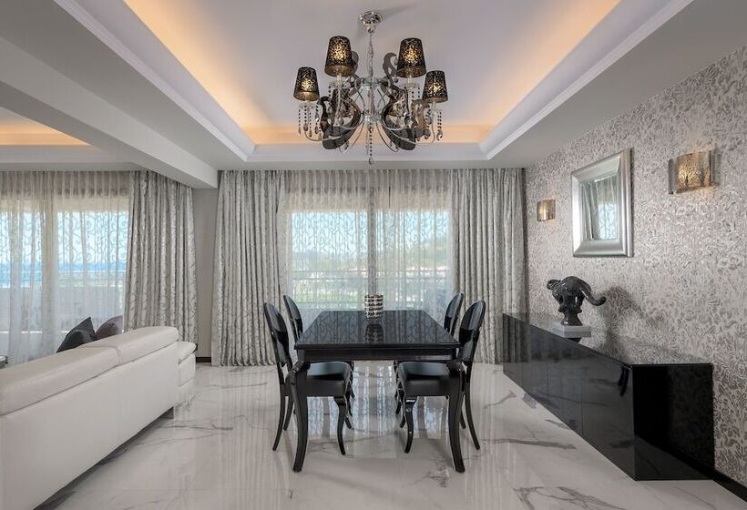 جناح مطلّ علي البحر, La Marquise Luxury Resort Complex