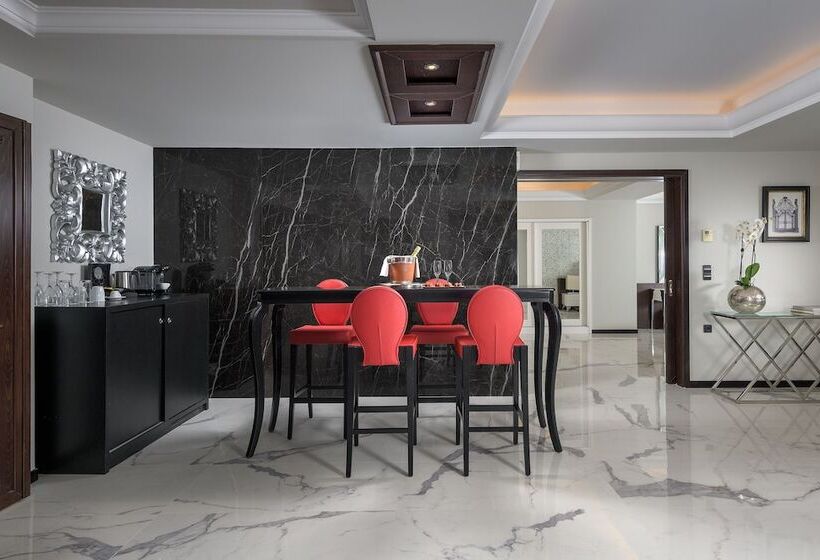 سوییت با چشم‌انداز دریا, La Marquise Luxury Resort Complex