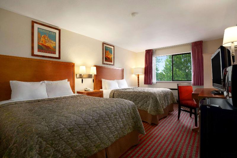 수피리어 룸 풀장 전망, La Marquise Luxury Resort Complex