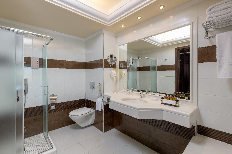سوییت جونیور با چشم‌انداز دریا, La Marquise Luxury Resort Complex