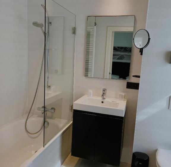 חדר קומפורט, Le Parisien