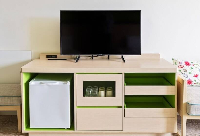 带阳台标准四人间, Mitsui Garden Hotel Prana Tokyo Bay