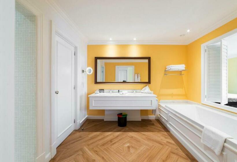 غرفة تنفيذية, The Yeatman