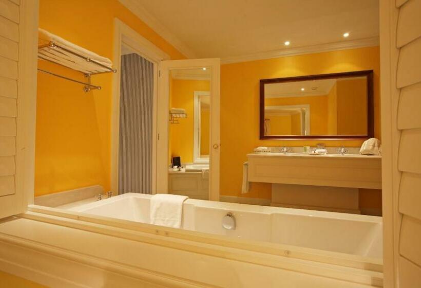 ماستر سويت, The Yeatman