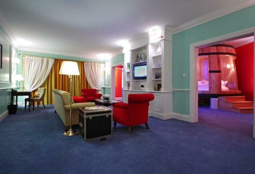 ماستر سويت, The Yeatman