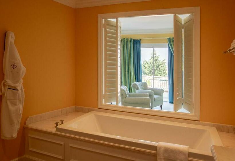 ماستر سويت, The Yeatman