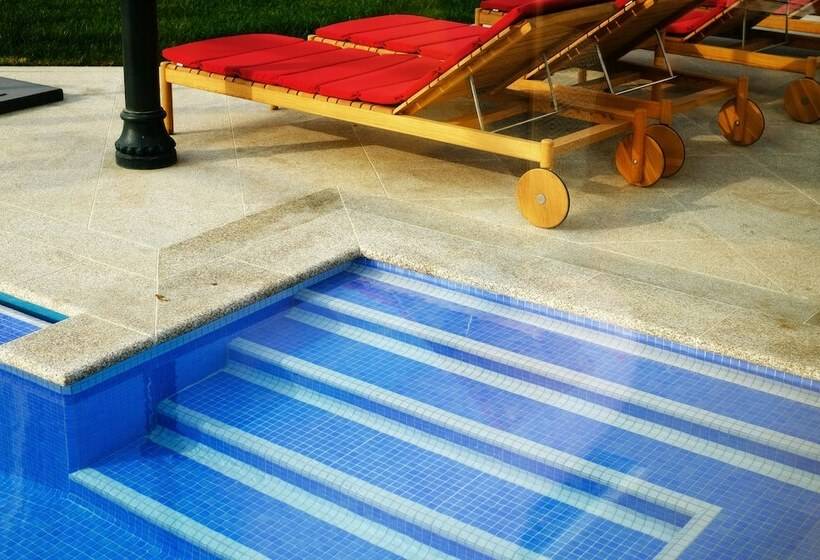 جناح رئاسى, The Yeatman