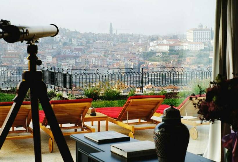 جناح رئاسى, The Yeatman