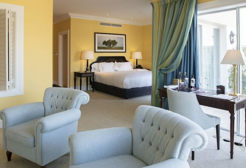 جناح ديلوكس, The Yeatman