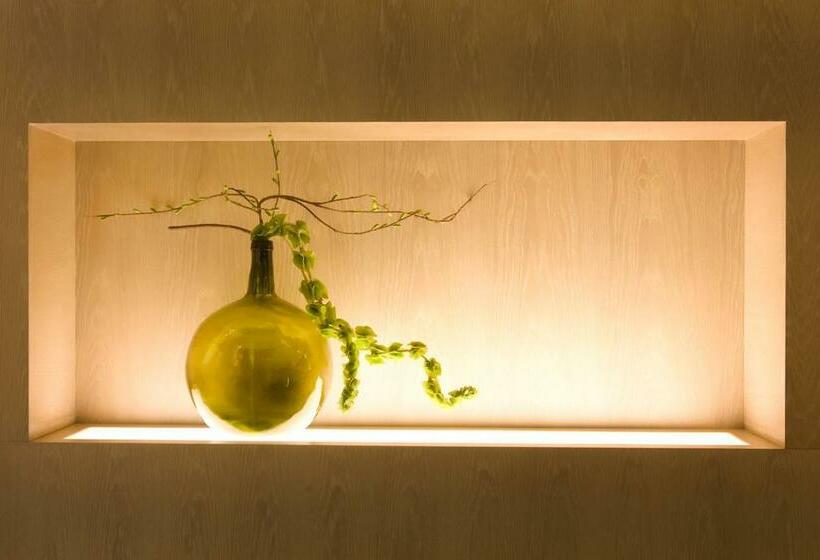 스위트, Torre De Nunez