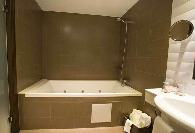 스위트, Torre De Nunez