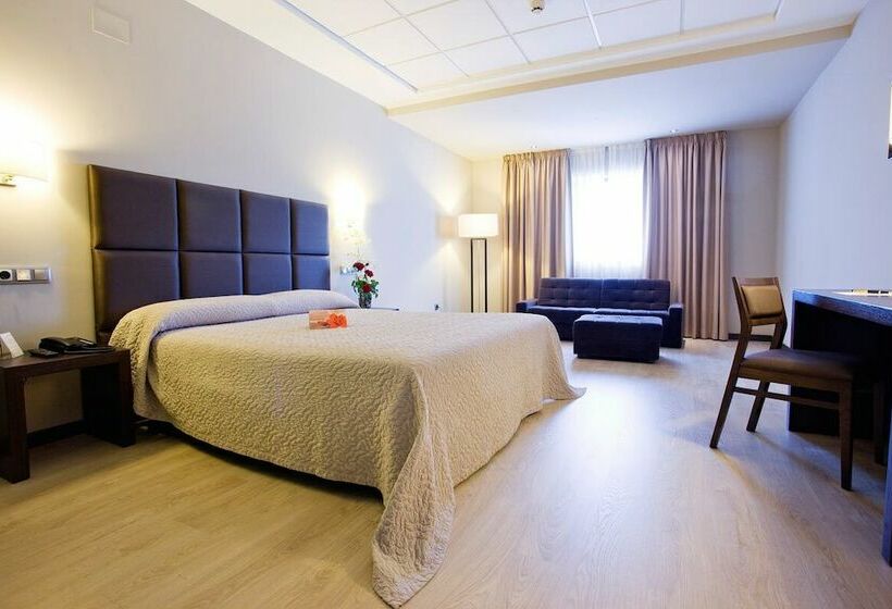 스탠다드 트리플 룸, Torre De Nunez