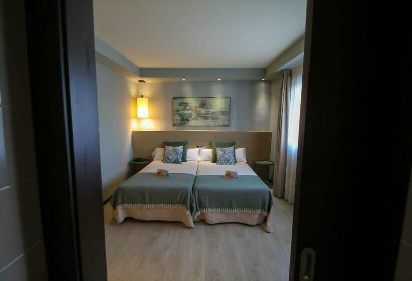 패밀리 룸, Torre De Nunez