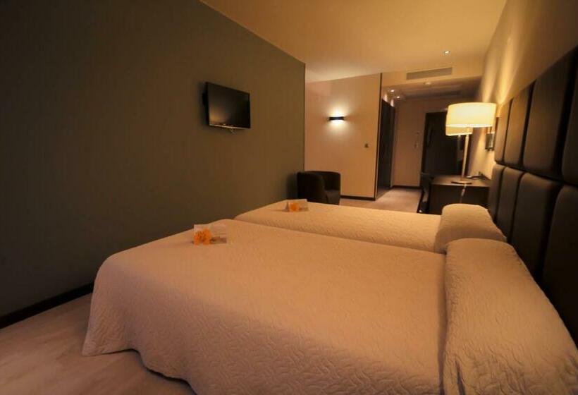 패밀리 룸, Torre De Nunez