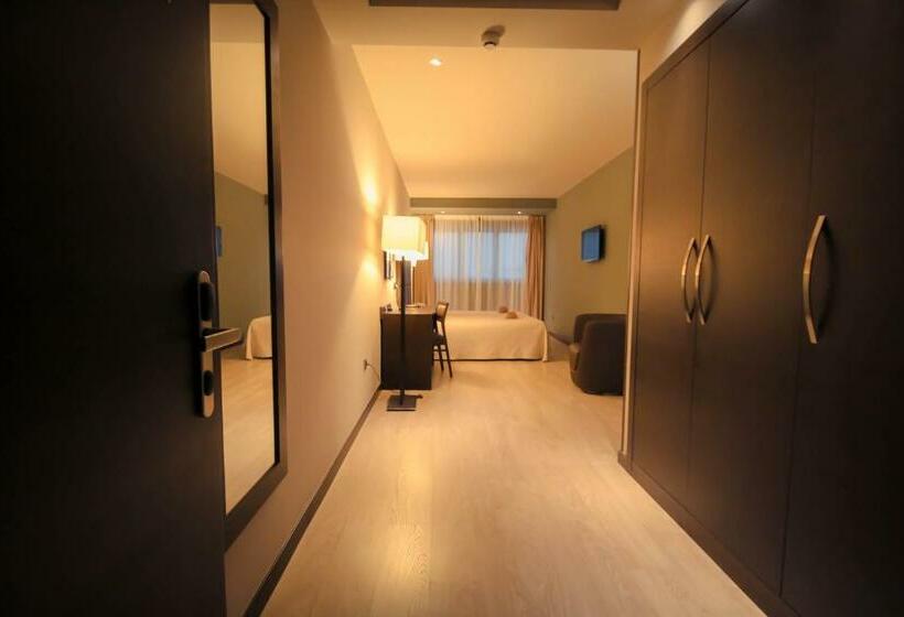 패밀리 룸, Torre De Nunez