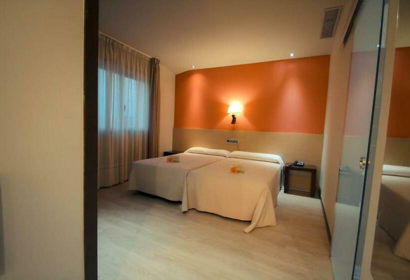 패밀리 룸, Torre De Nunez