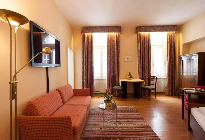 スーペリアスタジオ, Mondial Appartement