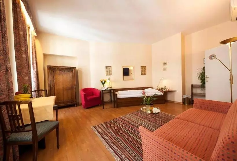 スーペリアスタジオ, Mondial Appartement