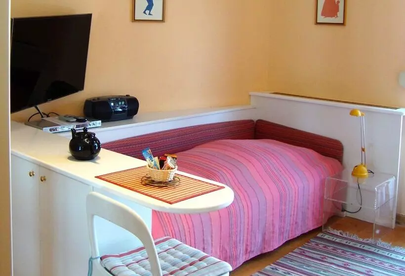スタンダードスタジオ, Mondial Appartement