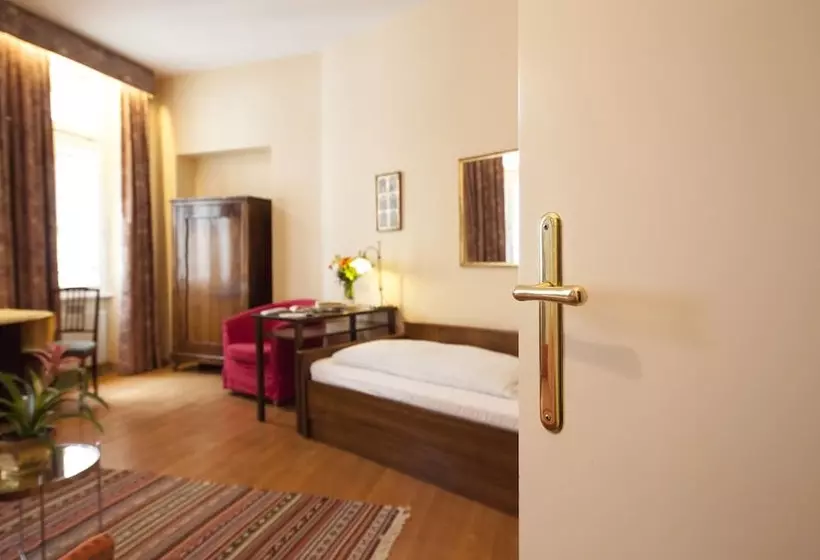 スーペリアスタジオ, Mondial Appartement