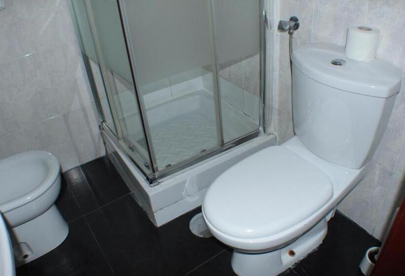 اتاق خانوادگی, Dear Porto Guest House