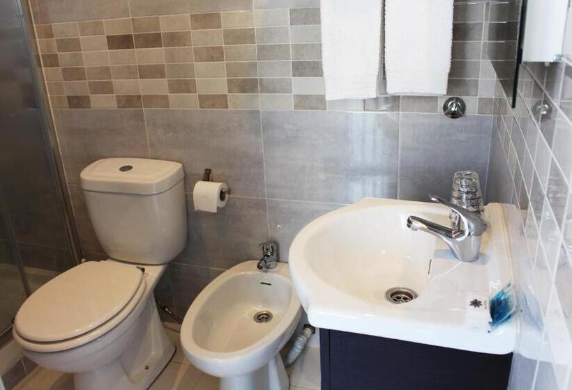 اتاق استاندارد یک نفره, Dear Porto Guest House