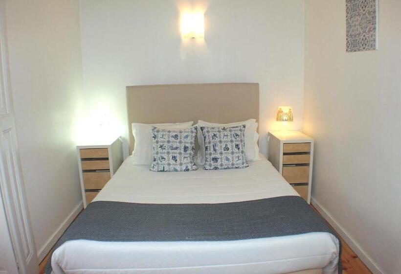 اتاق استاندارد یک نفره, Dear Porto Guest House